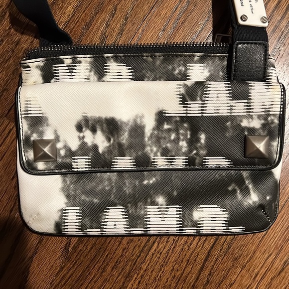 L.A.M.B. by Gwen Stefani, Crossbody Bag - Picture 2 of 5